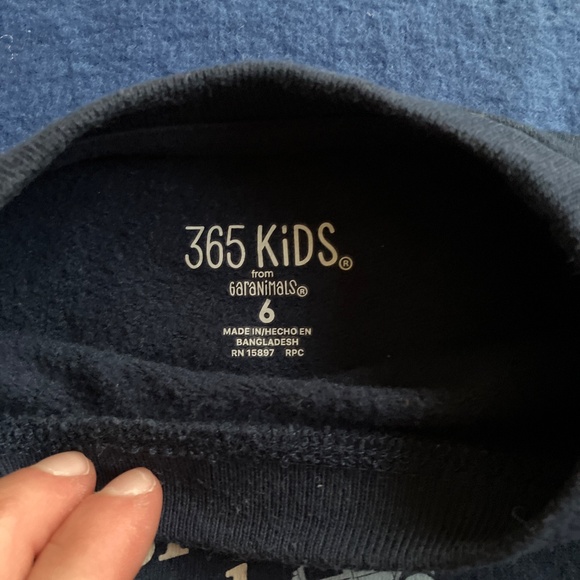 365 Kids by Garanimals Outsiders Club Sweatshirt Kids’ Size 6 - Picture 2 of 6